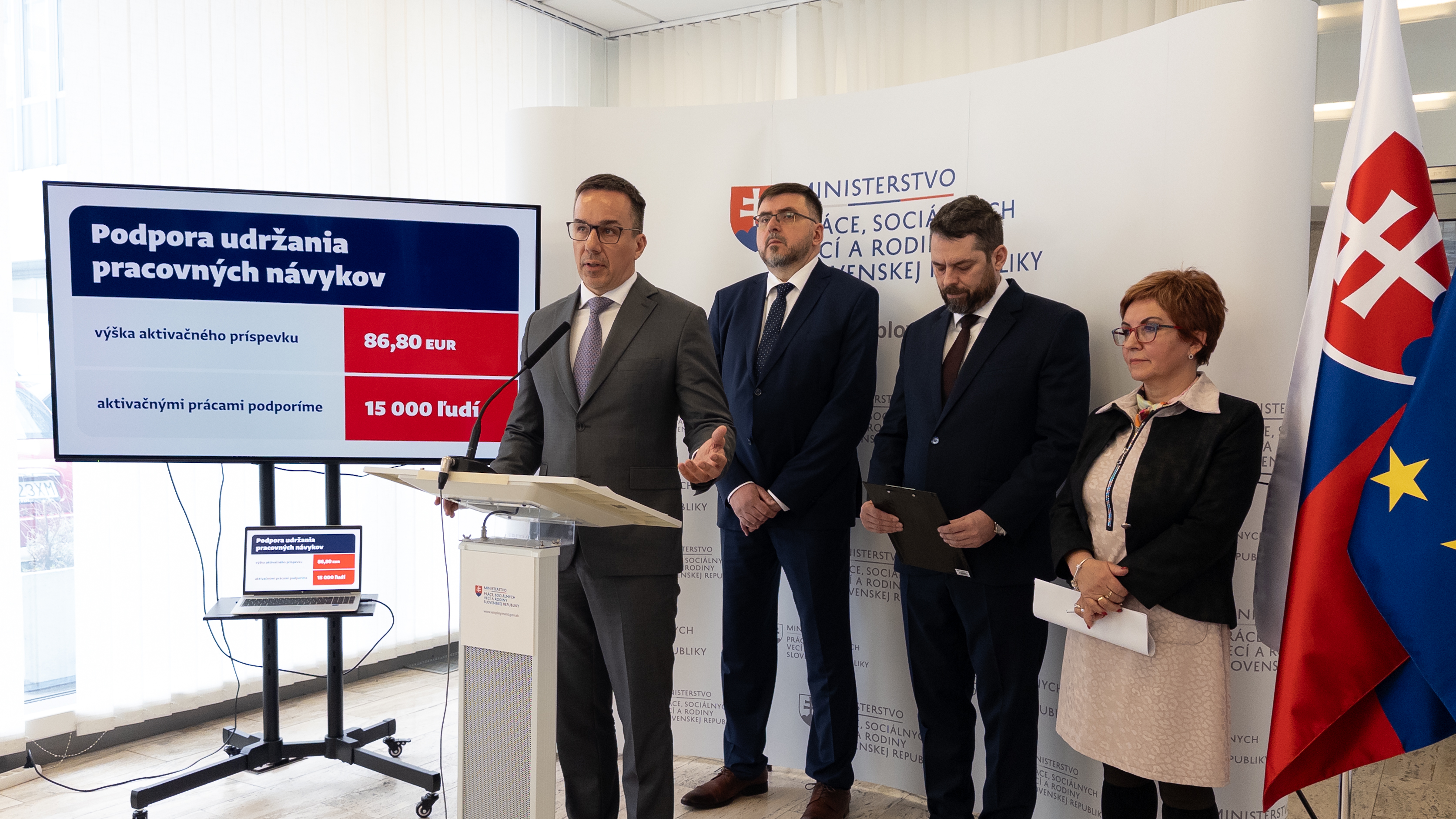 o tk minister prace e tomas k podpore aktivacnych prac | WebJET CMS