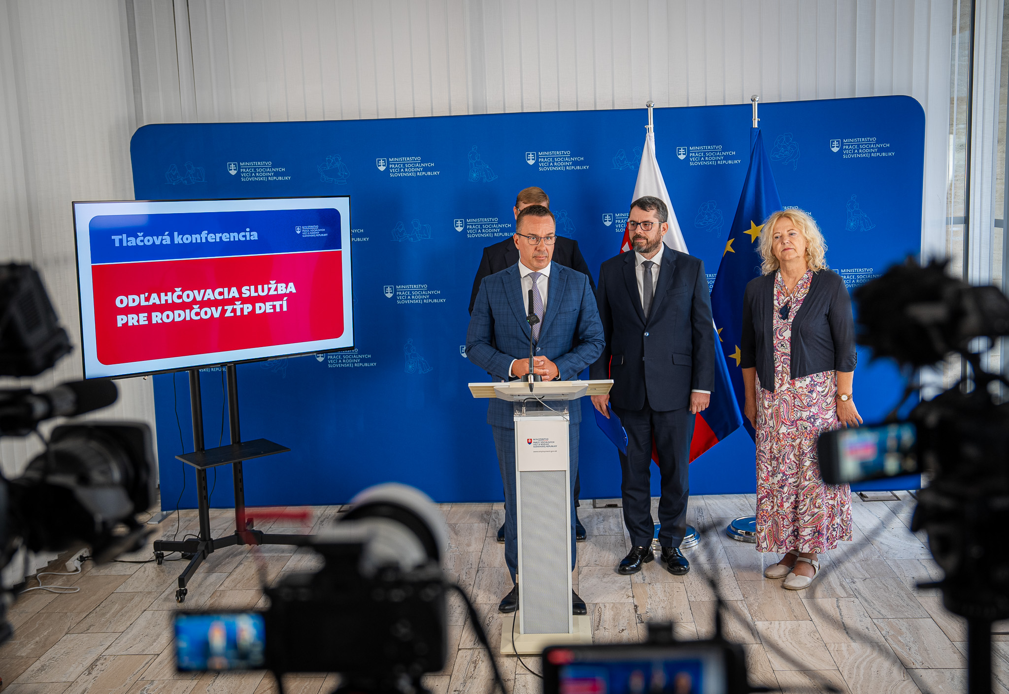 mpsvr tk minister prace e tomas k projektu odlahcovacej sluzby | WebJET CMS