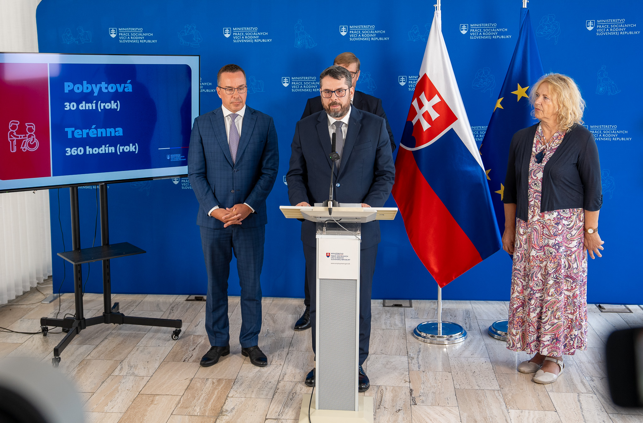 mpsvr tk minister prace e tomas k projektu odlahcovacej sluzby3 | WebJET CMS