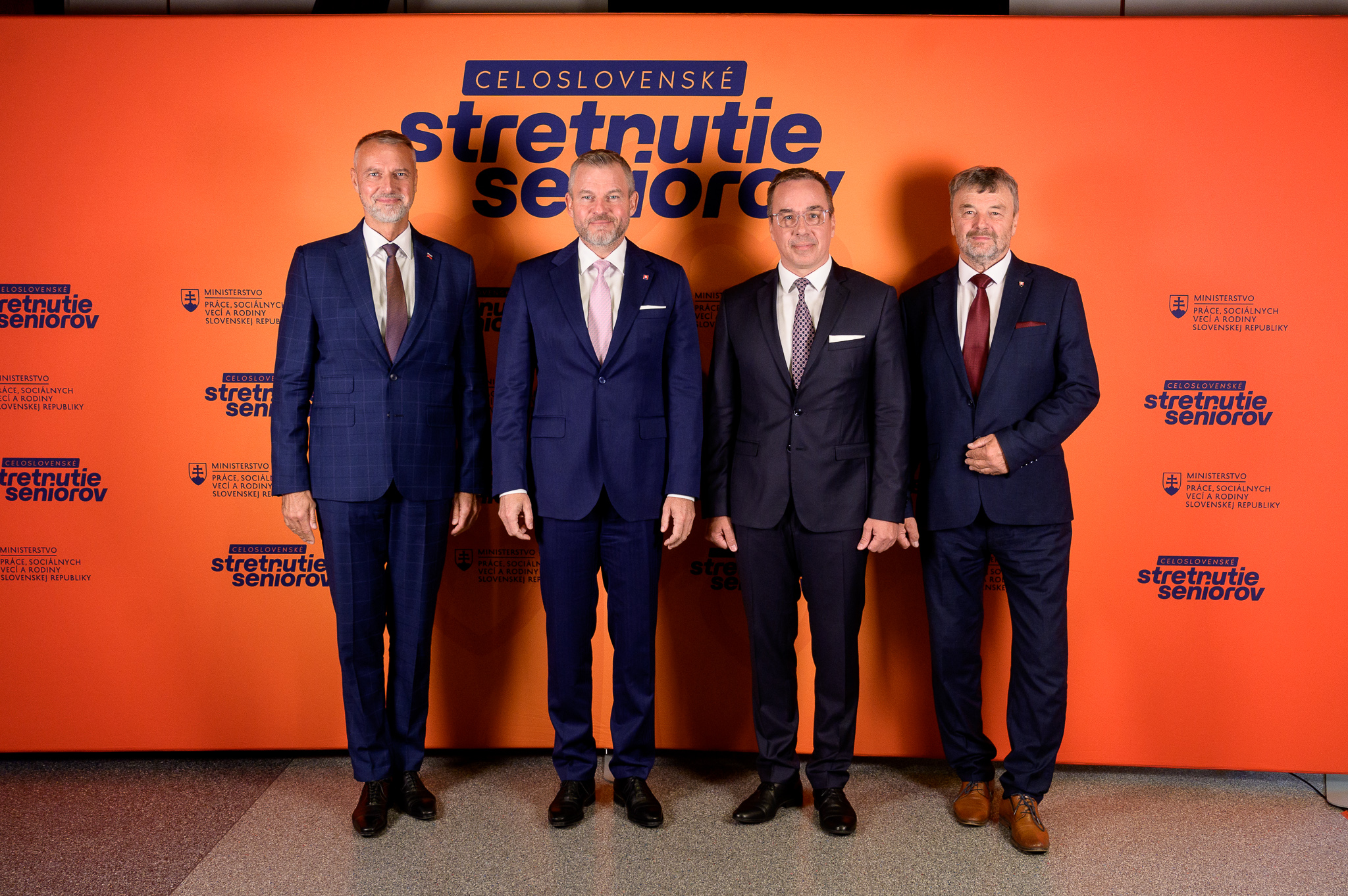 Predseda NR SR Richard Raši, Prezident SR Peter Pellegrini, Minister práce, sociálnych vecí a rodiny SR Erik Tomáš, Predseda Jednoty dôchodcov na Slovensku Jozef Tokár