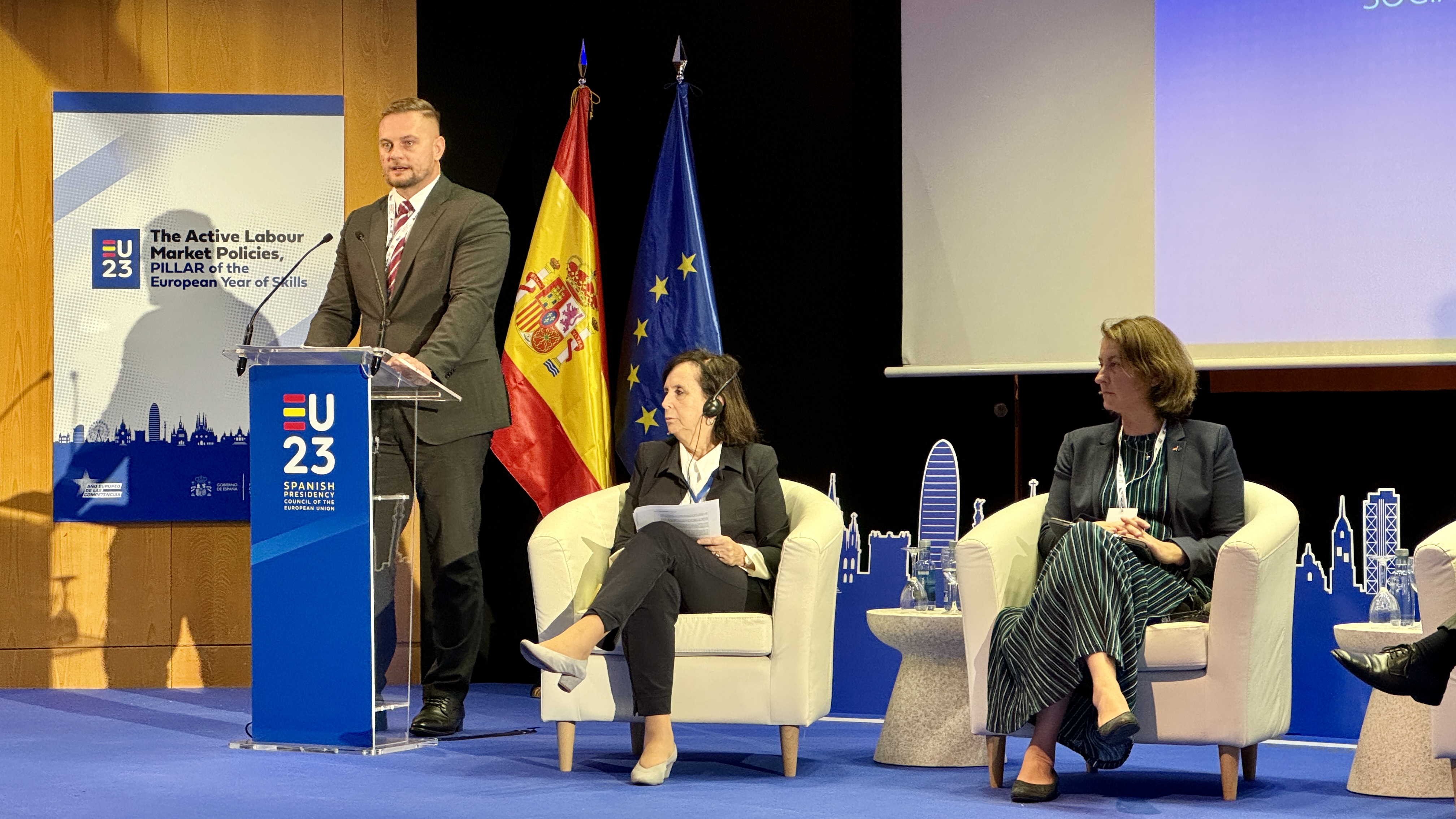 statny tajomnik juraj kacer konferencii barcelone | WebJET CMS